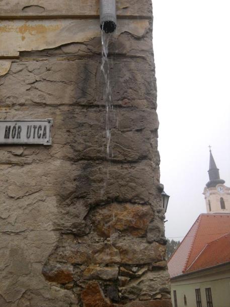 2012-10-16 A pusztuló Sándor-palota az esőben 2012-10-16 A pusztuló Sándor-palota az esőben